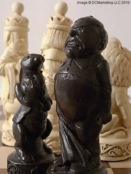 Lewis Carroll Plain Theme Chess Set